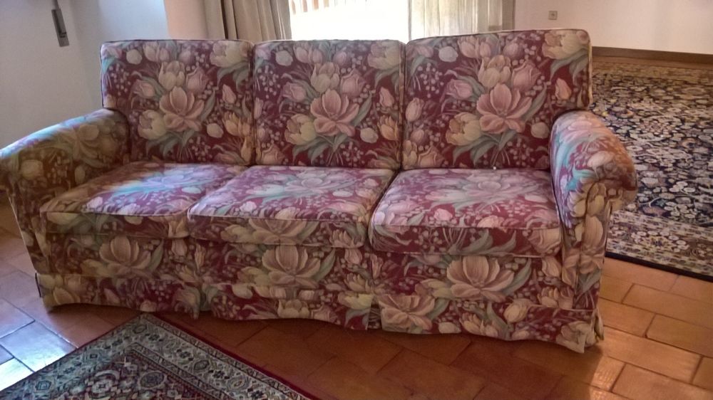 Sofá 3 lugares em bom estado