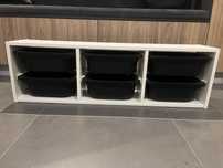 Szafka ścienna ikea trofast z pojemnikami
