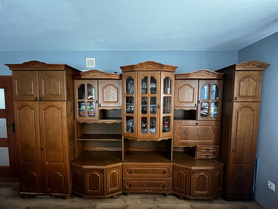 Regał do salonu lub biura