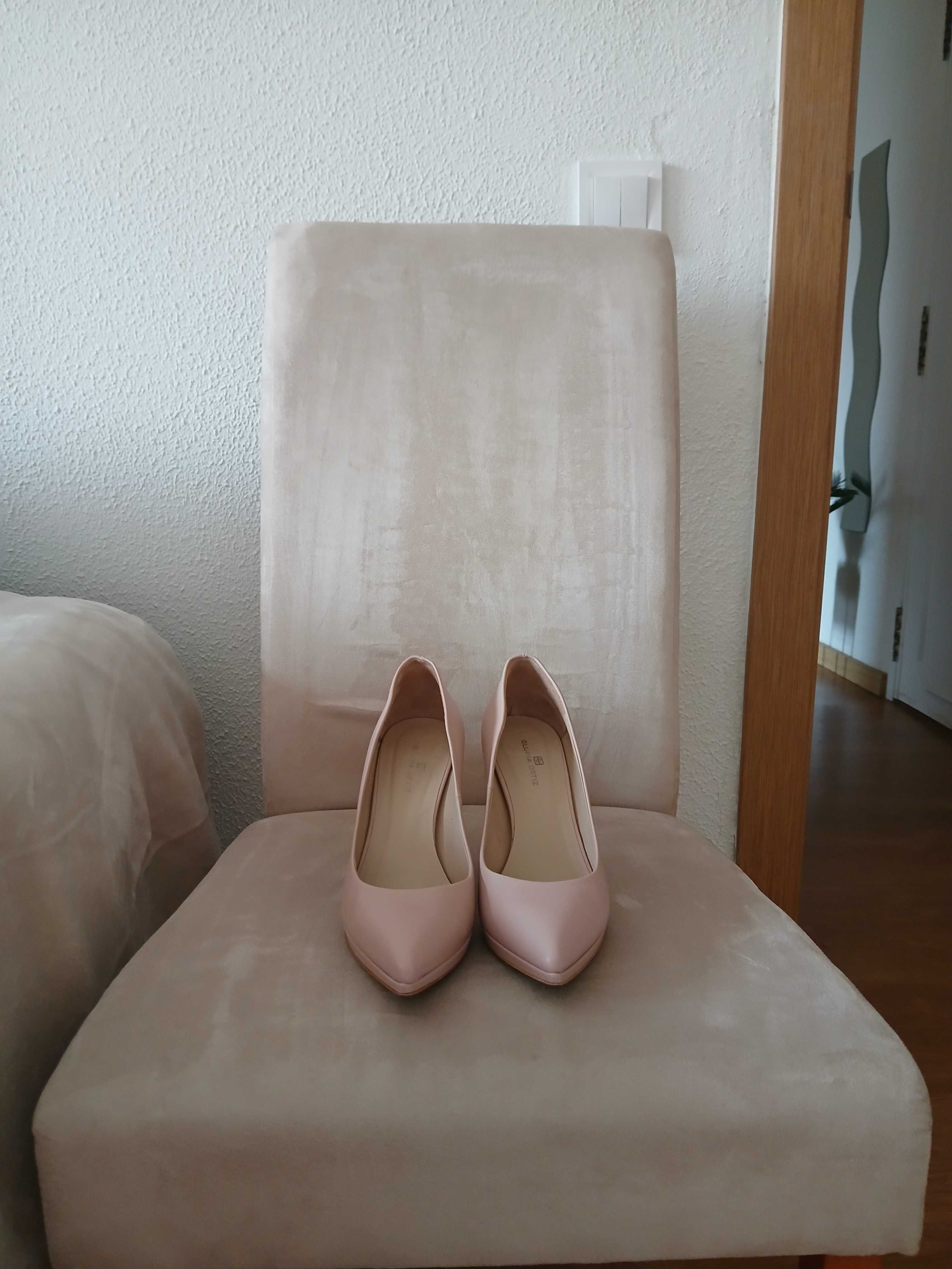 Sapatos rosa festivos
