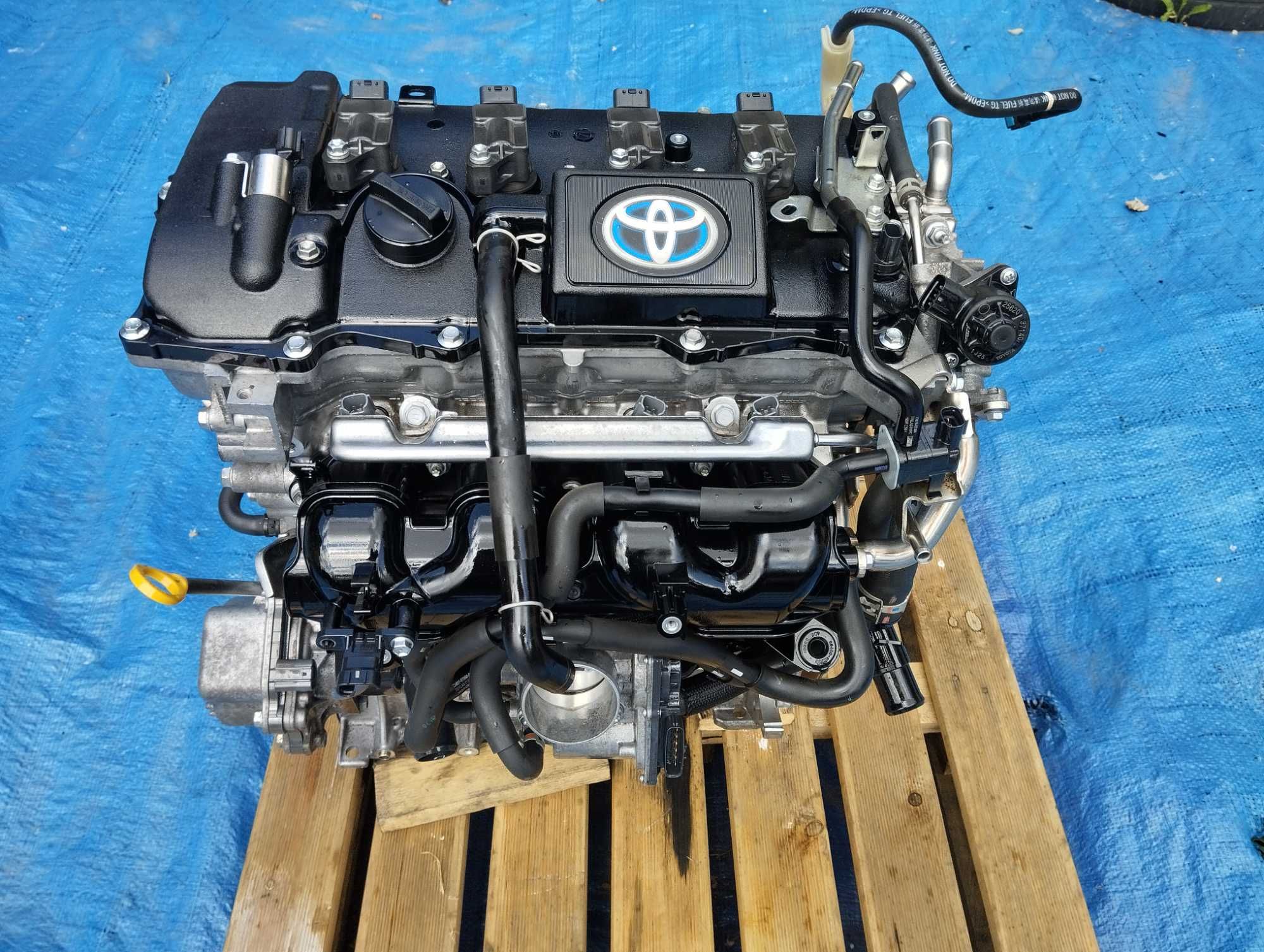 COROLLA AURIS PRIUS silnik  1.8 HYBRYDA Z2R 14 tyśkm super stan