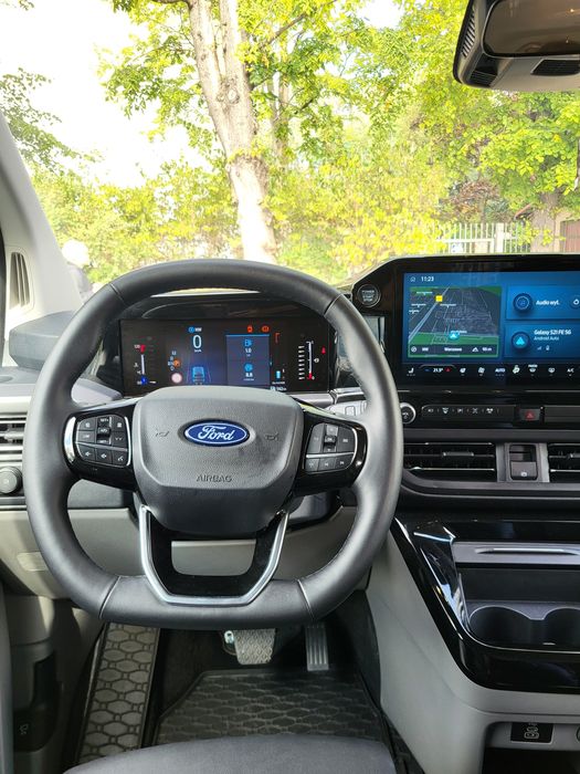 Wynajmę 8-osobowego nowego busa Ford Tourneo Custom - 4x4 hak automat