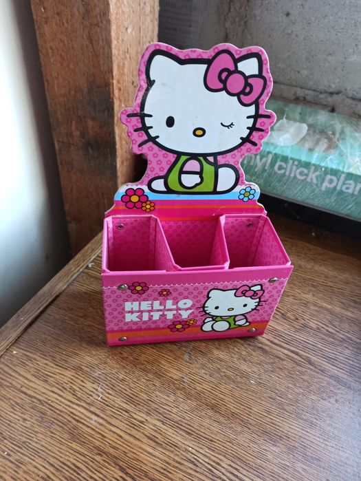 Organizer na biurko na kredki