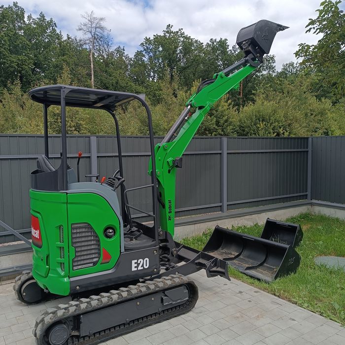 Послуги міні екскаватора Львів та район.