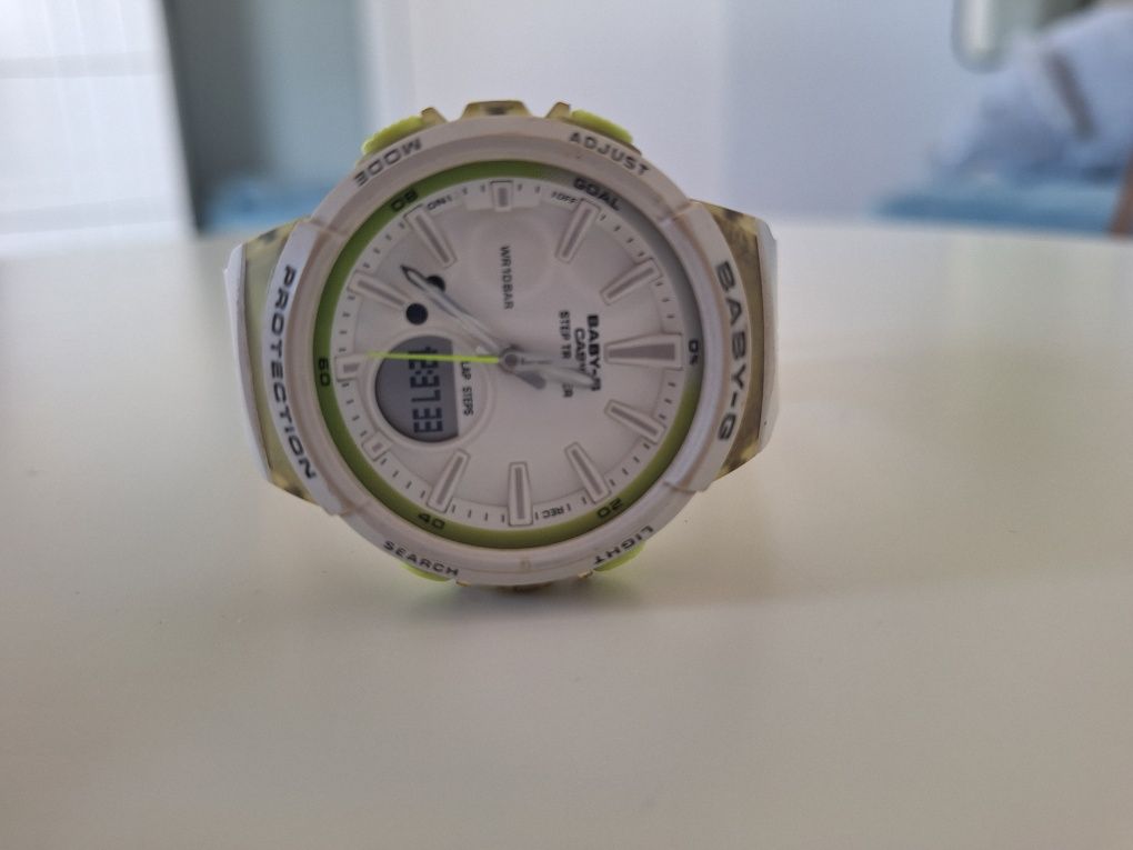 Zegarek biało-zielony Baby-G