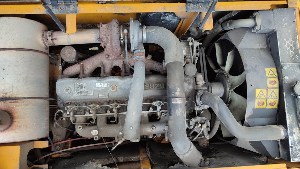 JCB JS 220 LC гусеничный