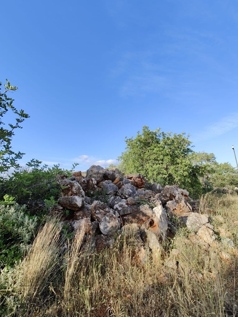 Pedras para dar.
