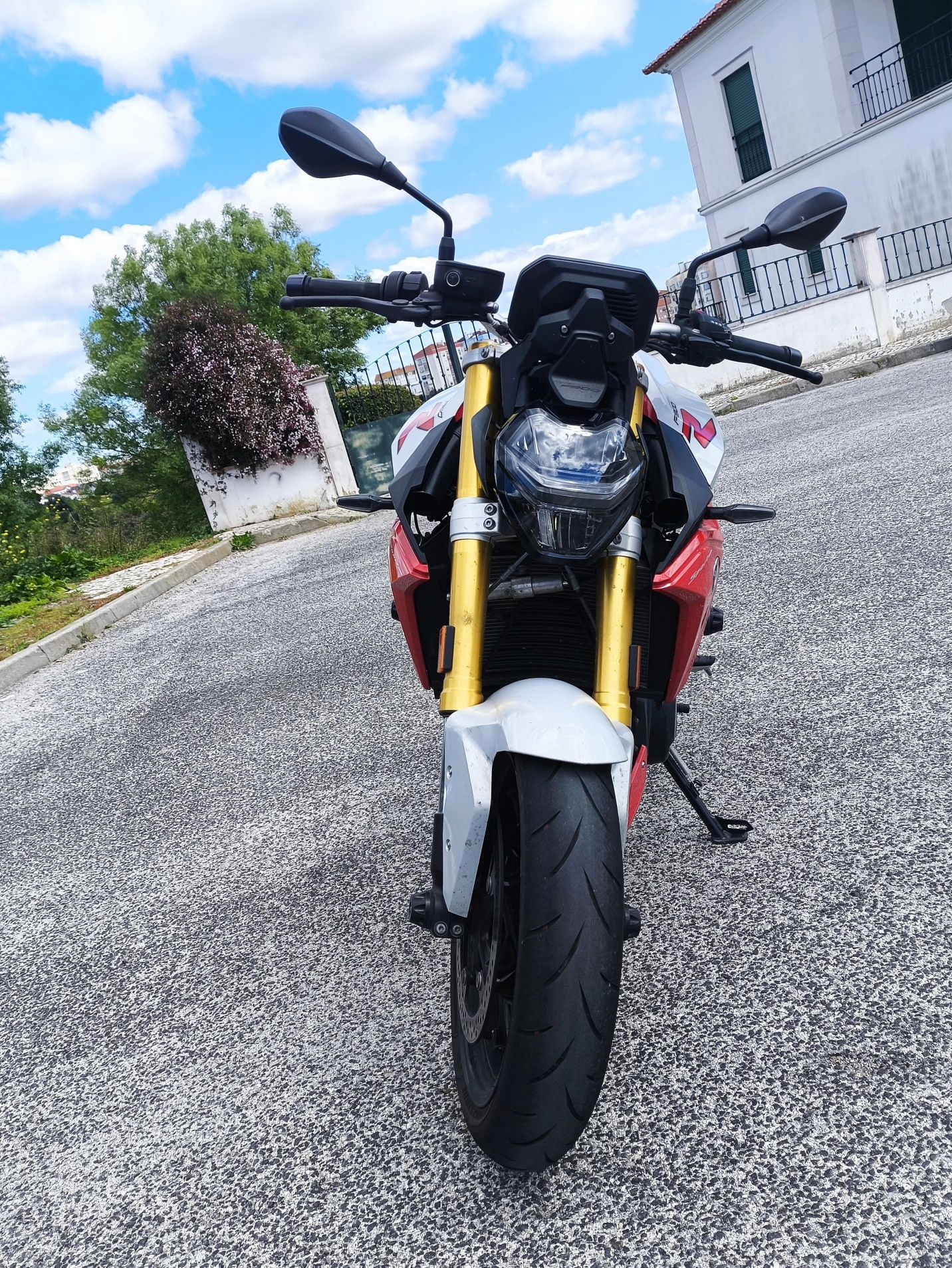 BMW F900R   2021