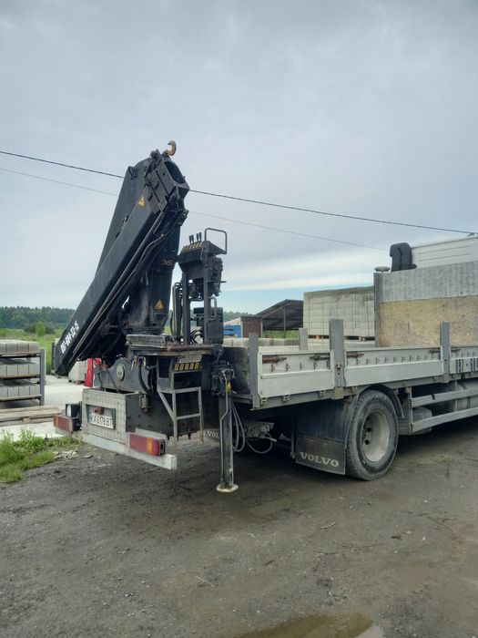 Вантажні перевезення кран маніпулятор