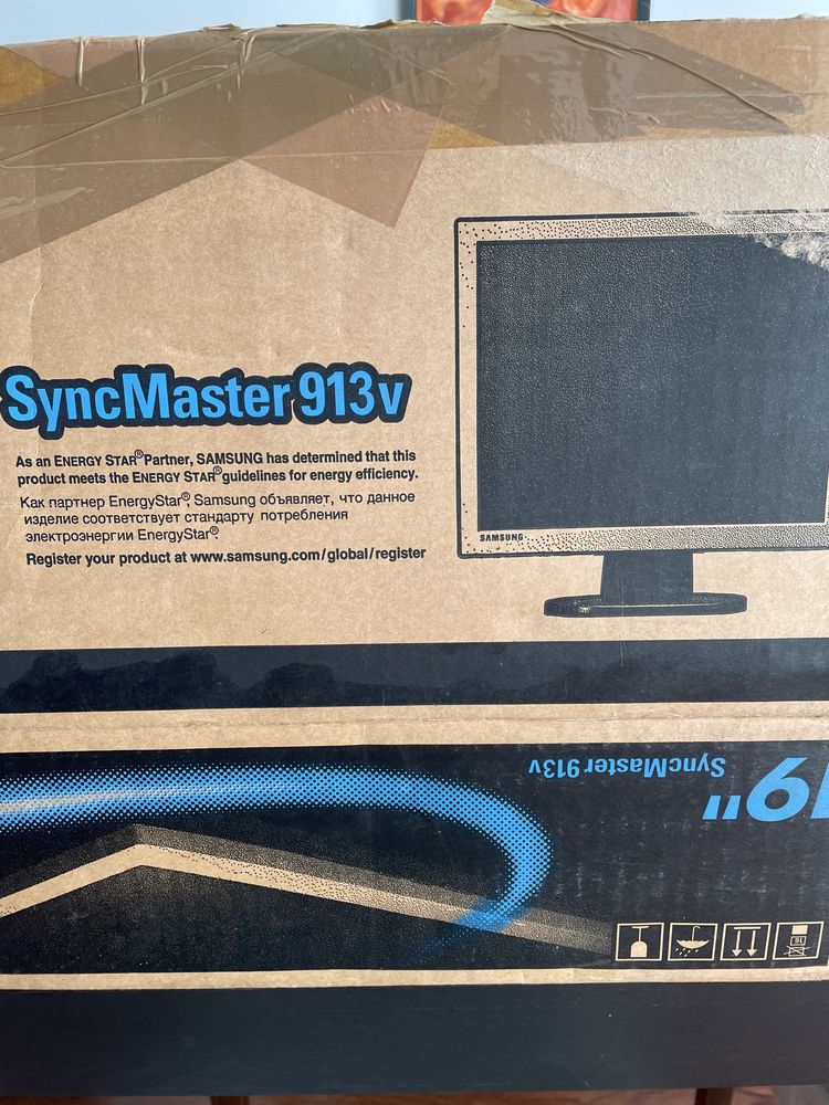 19-inch Samsung SyncMaster 913V 1280 x 1024 LCD Monitor Cinzento