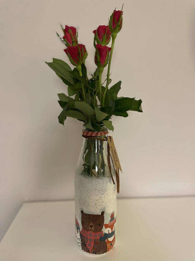 Recznie zdobiony wazon butelkowy z motywem zimowym