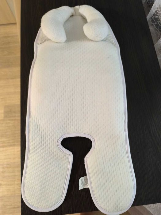 вставка в дитяче автокрісло