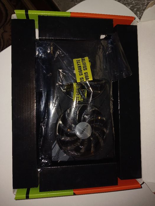 Gigabyte RTX 3060 12 gb windforce oc