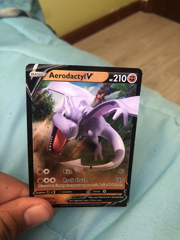 Carta Pokemon original  (NM) Aerodactyl V