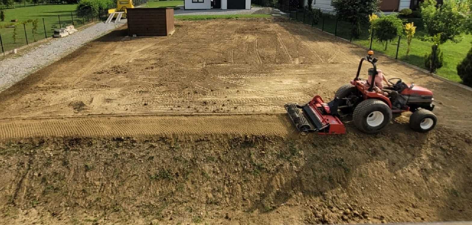 Przygotowanie terenu pod trawnik, usługi glebogryzarką separacyjną