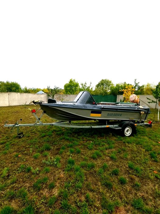 Продам човен "Казанка 5м2" з мотором Suzuki 60 к.с +лафет.