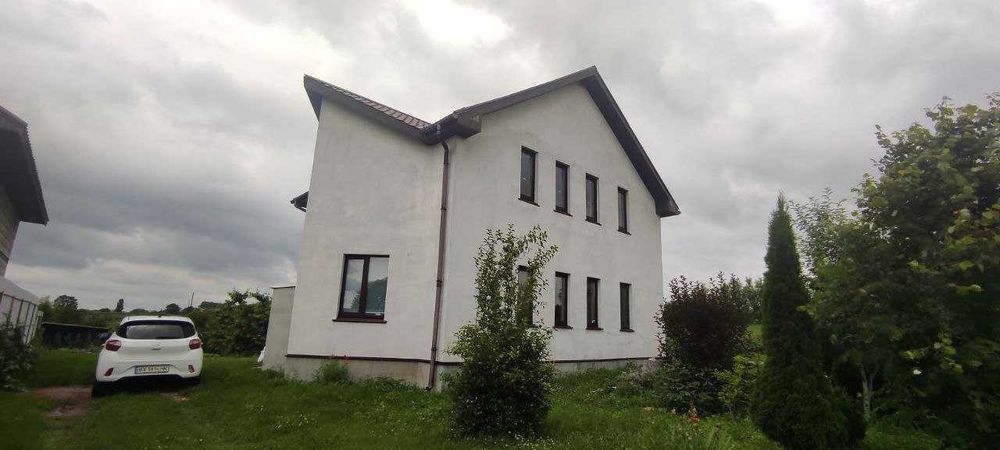 Від власника чудовий будинок. Музичі