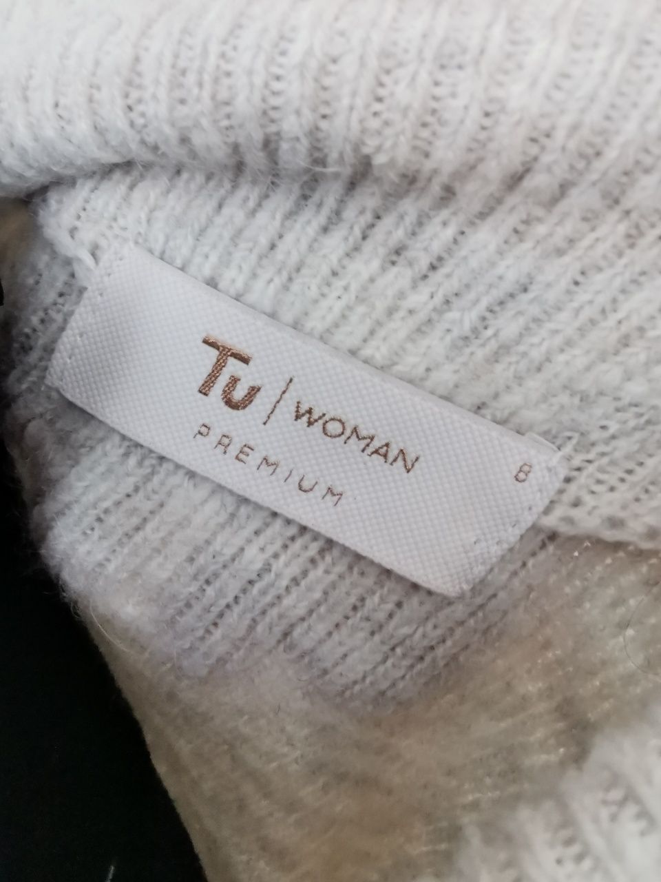 Beżowy sweter z wiązaniem TU premium rozmiar S półgolf