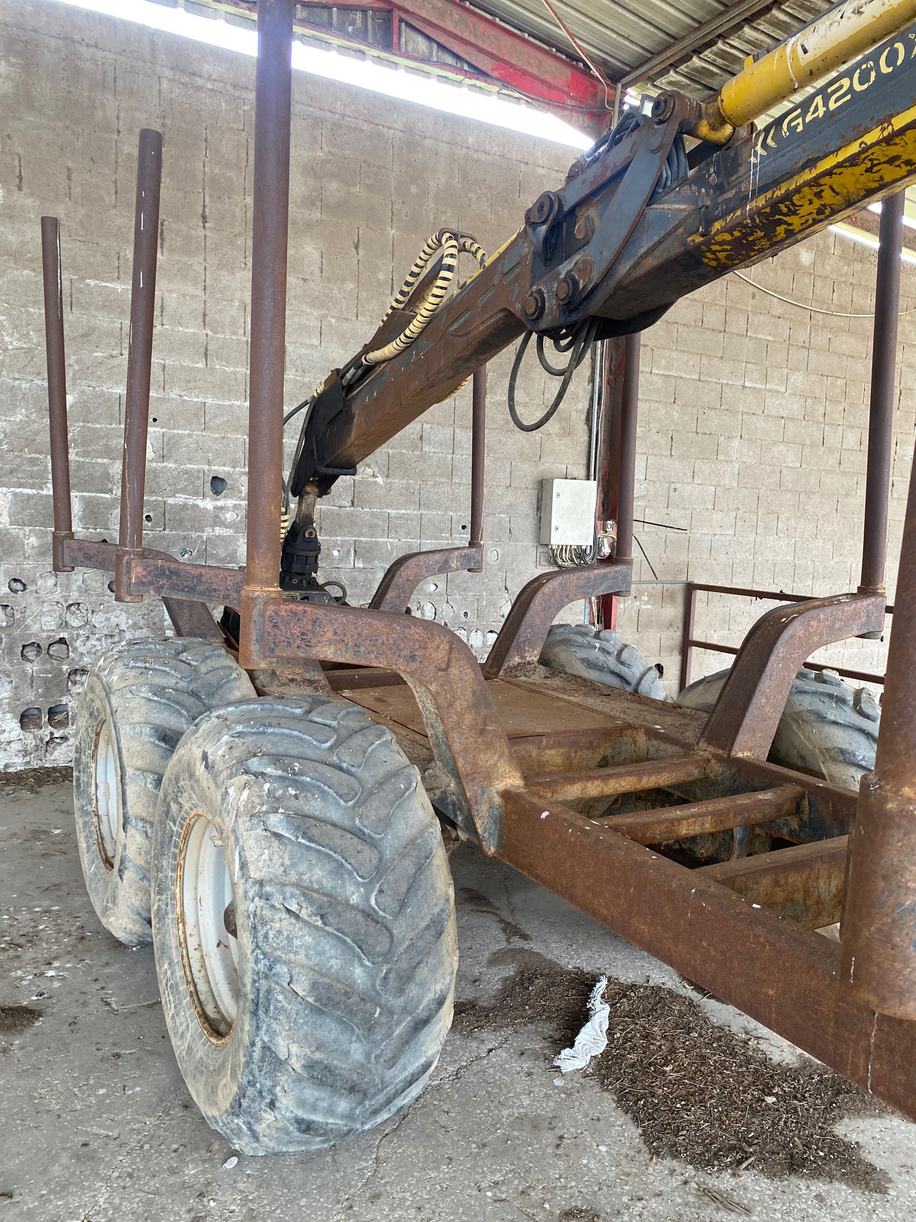 Valtra Florestal T153 c/grua Costa
