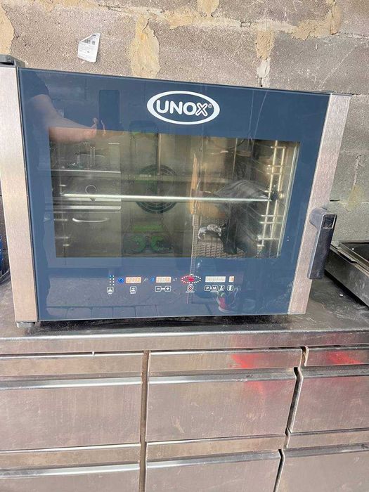 Пароконвектомат бу Unox XVC 304 пароконвекционная печь для ресторана