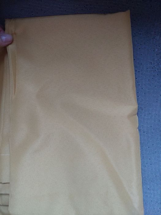 4 szt. Zasłon w kolorze musztardowym, 4 wiązania do zasłony, 3 poszewk