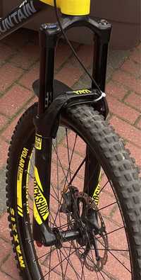 Rock shox yari 170-180mm; Fox dvo marzocchi lyrik enduro fr dh