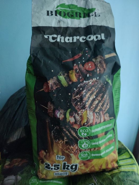 1).Деревне вугілля BioGrill 2 кг. 2)1.Деревне вугілля BioGrill 2.5 кг.