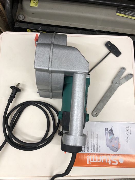 Штроборез Sturm AG915S 1600 Вт, 150 мм