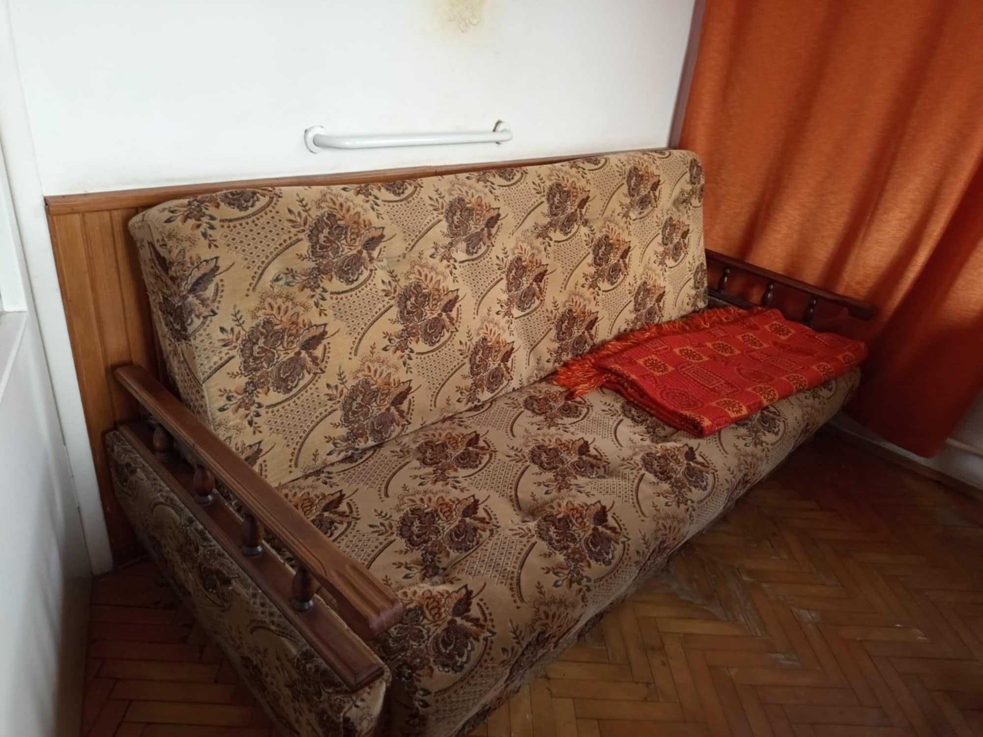 Oddam za darmo tapczan.
