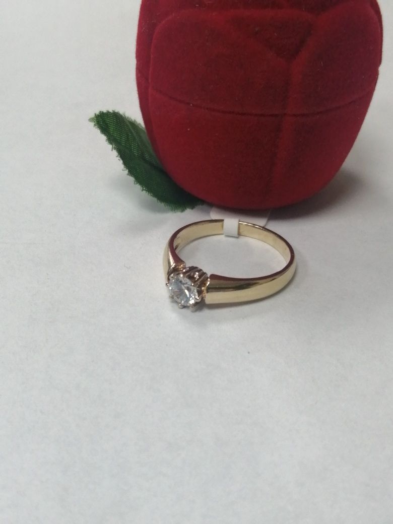 Złoty pierścionek z cyrkonią, złoto 585 rozm. 18