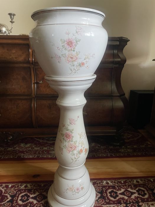 Porcelanowa donica z kolumną
