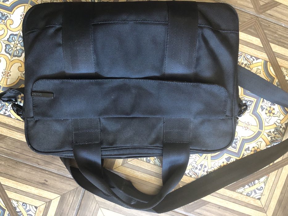 Ноутбук Lenovo  в ідеальному стані робочий користувалися 2-3 рази  дод