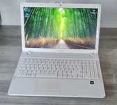 Tani laptop Samsung, amd, 4GB ram, 500GB hdd, 15,6 cala