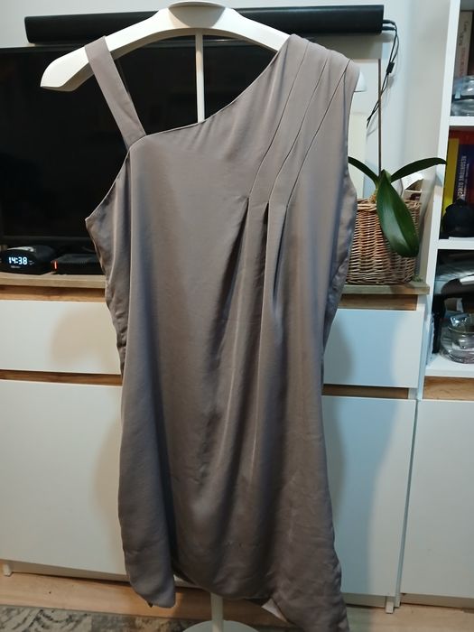 Ładna asymetryczna sukienka Vero Moda rozmiar M
