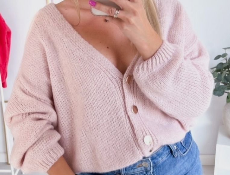Sweter damski oversize pudrowy