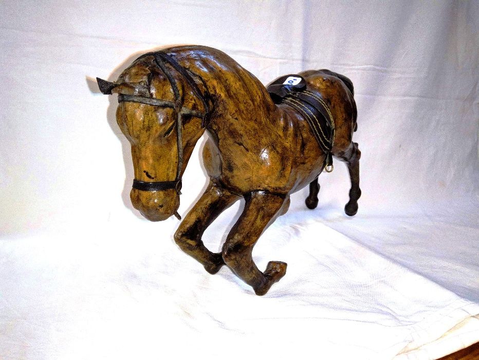 Escultura Cavalo Couro