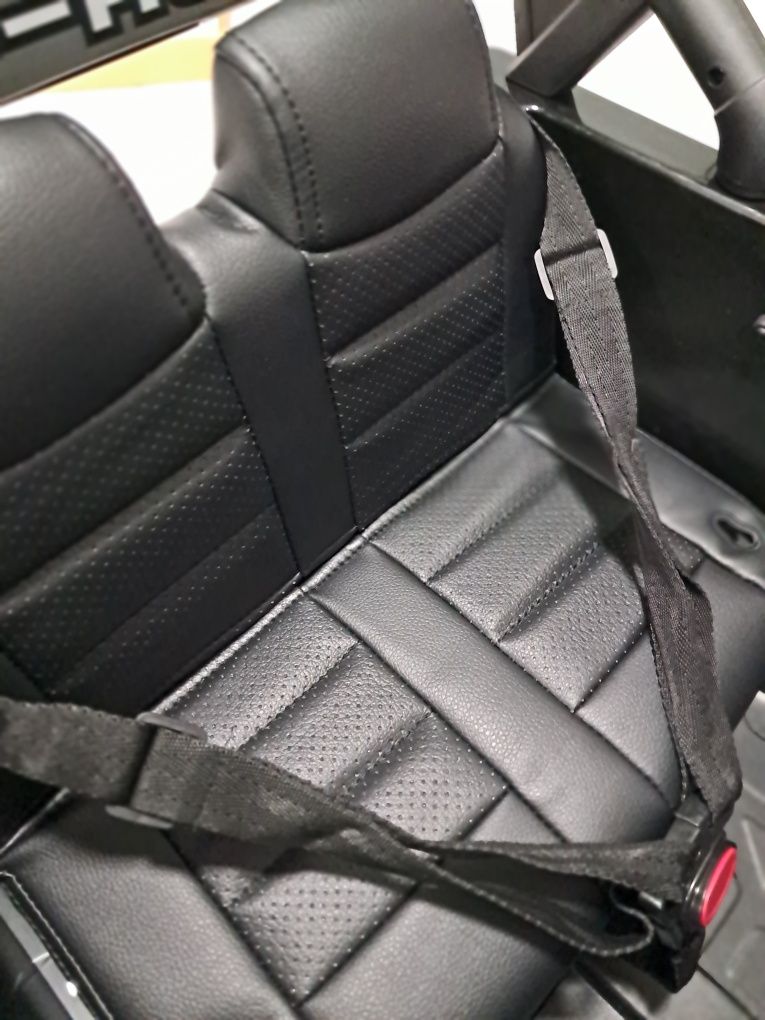 Jipe 4x4 4 motores carro elétrico criança