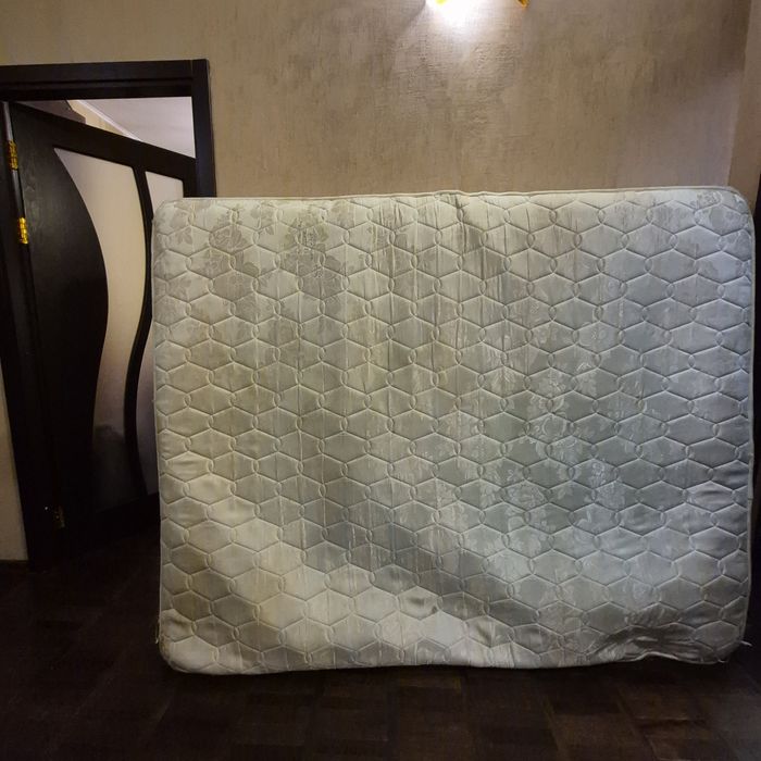 Продам матрац 200×160