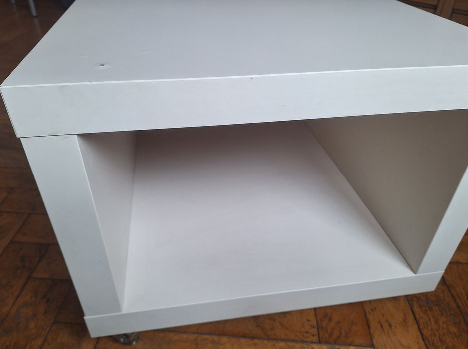 Stolik kawowy na kółkach biały kwadratowy 55x55 ikea