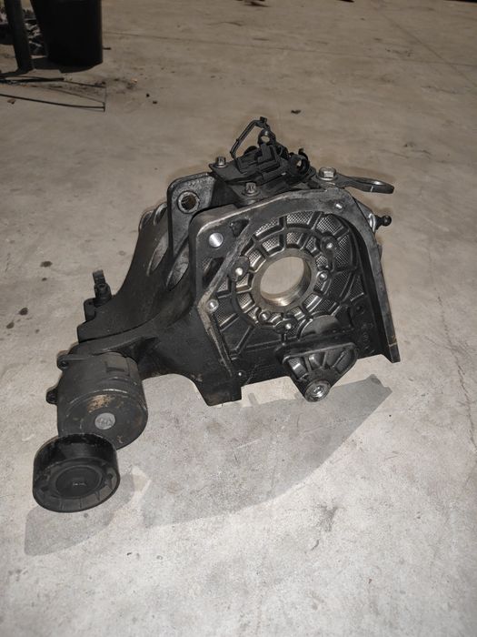 Zafira B 1.9 CDTI łapa pompy wtryskowej 55.187.918 i inne