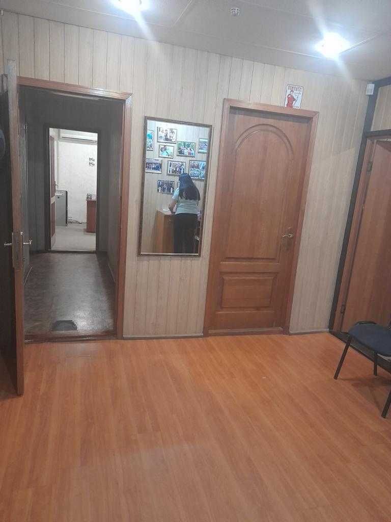 Продам нежиле приміщення в центре ТЦ Украина, 94 М2