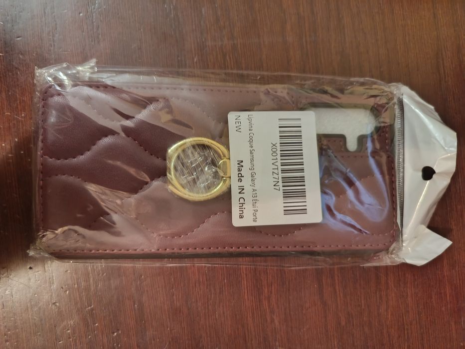 Etui na telefon nowy