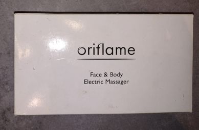 Szczoteczka masażer elektryczny Oriflame
