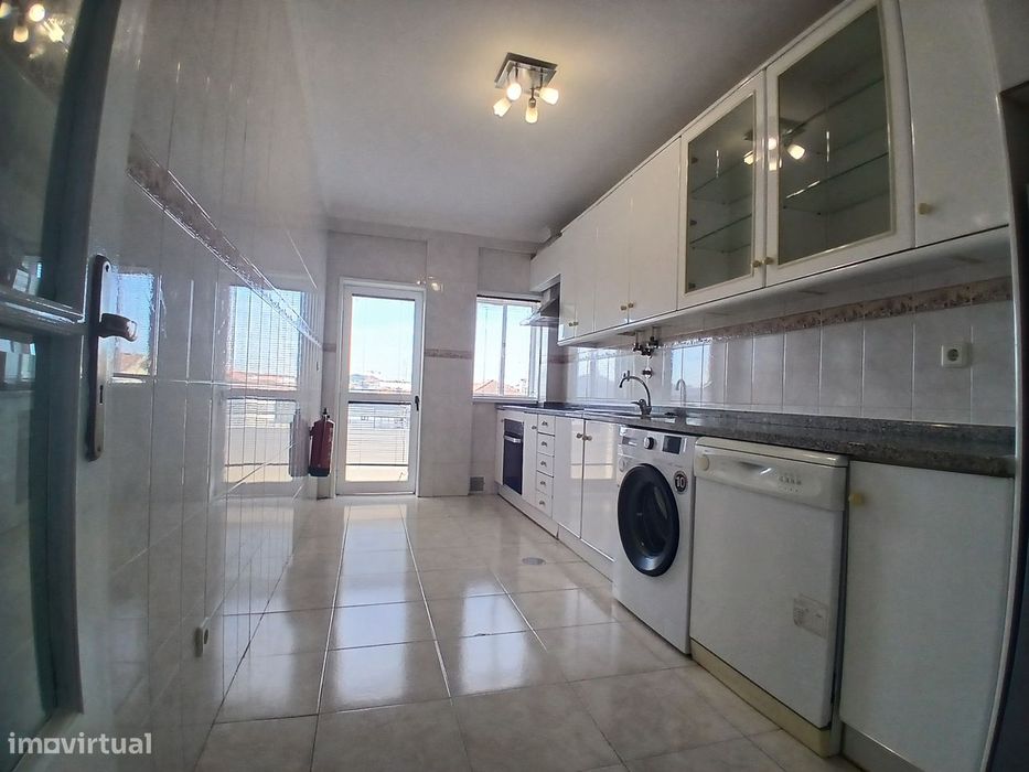 Apartamento T3 em Arcozelo - Remodelado (com garagem)