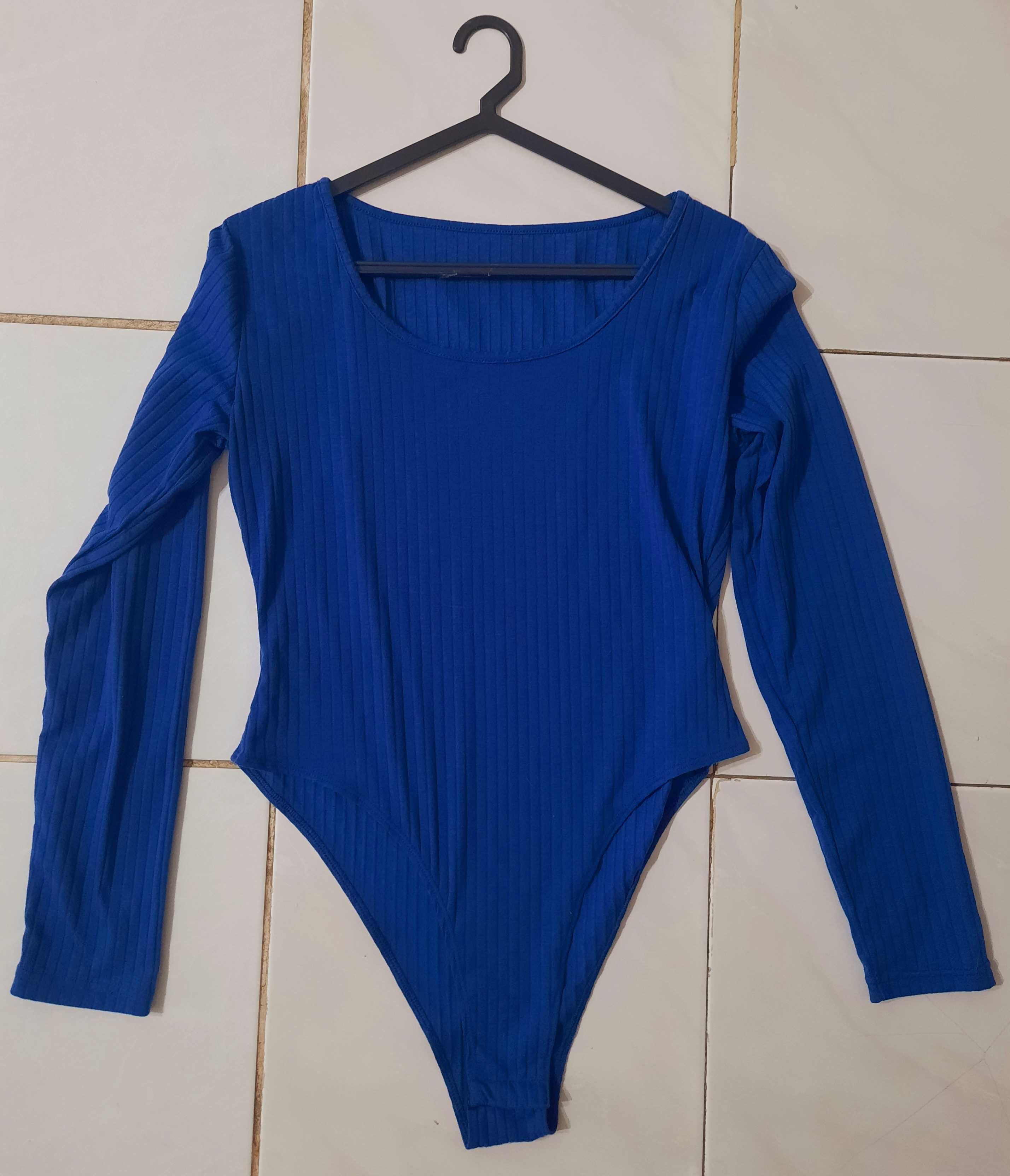 Mala Coral e Body Azulão