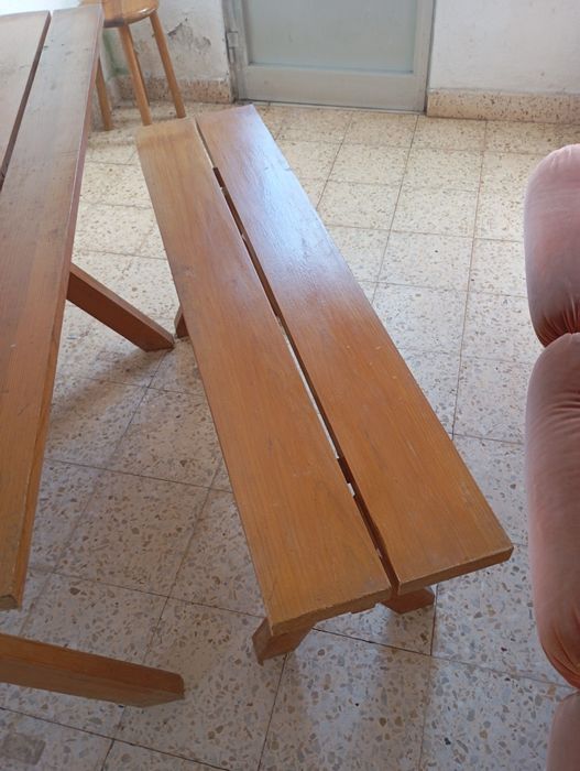 Mesa e bancos _casa jardim