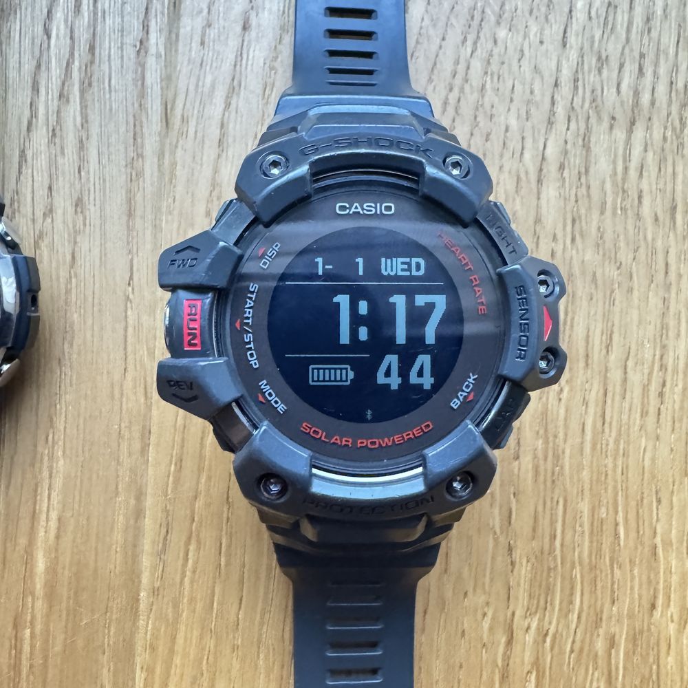 Zegarki 2szt  CASIO G-SHOCK  GBD-H1000 GST-W130L