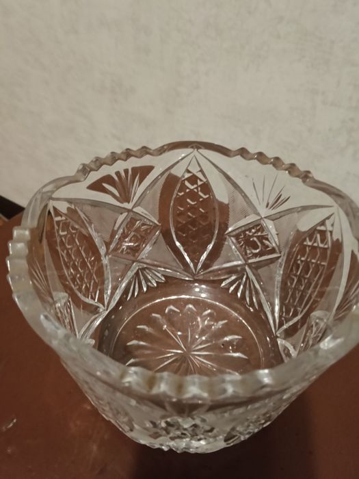 Продам хрустальные вазочки