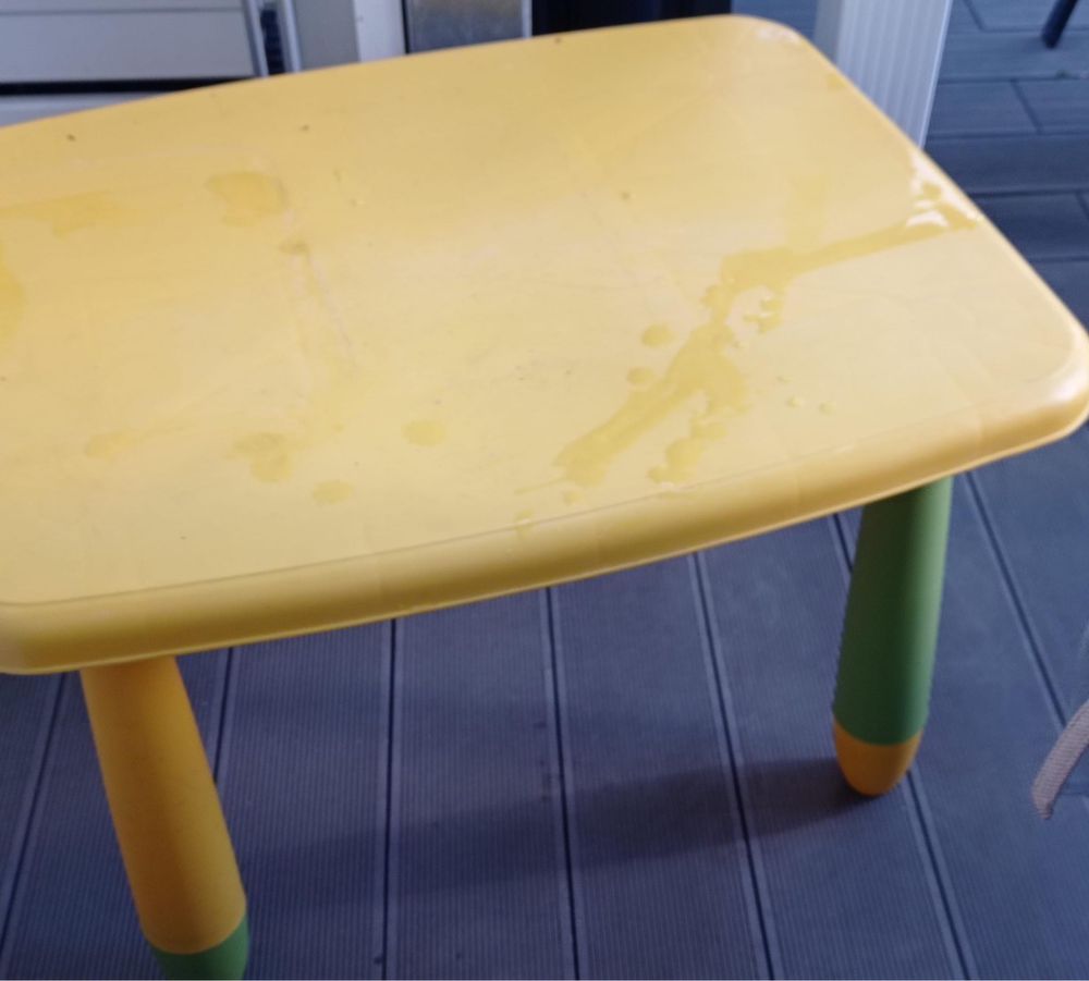 Stolik i dwa krzesla