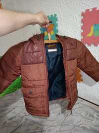 Демісезонна куртка на хлопчика 4-6років